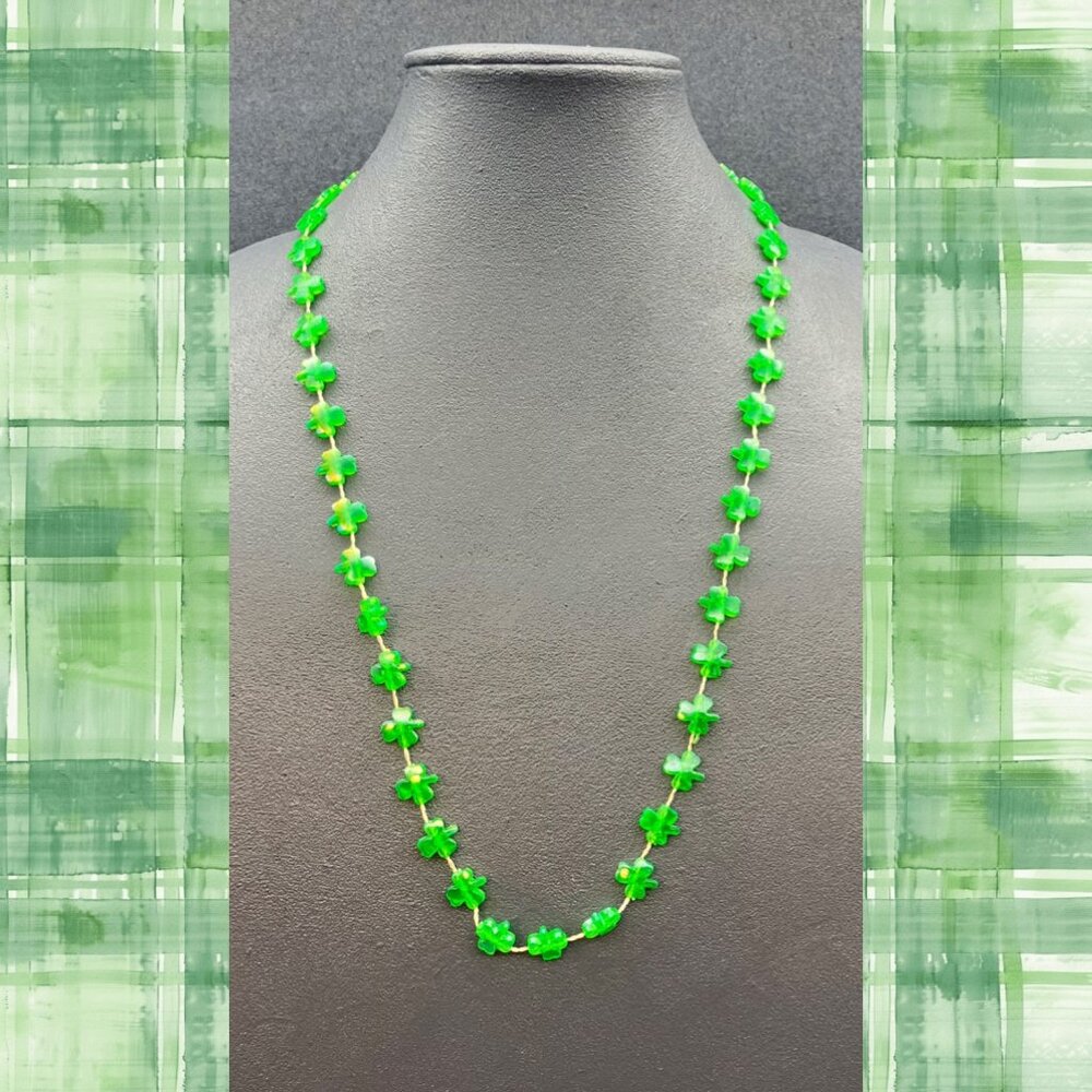 St Patricks Day Irish Necklace 28 In Green Lucky Shamrock Clover Vintage Retro